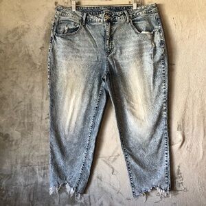 Time and Tru Women Mid-Rise Jeans Size 20 Light Wash Fringe Hem Distressed Plus
